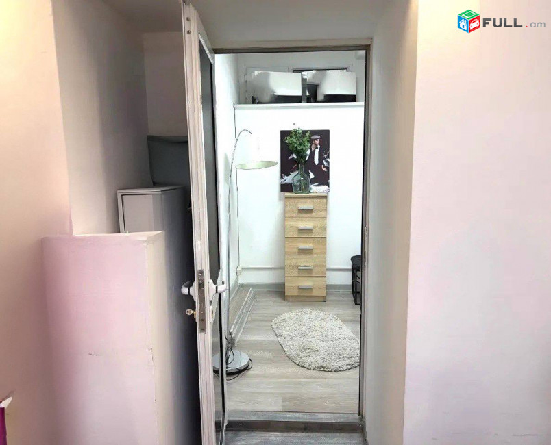 Փոքր Կենտրոնում ՝ մարդաշատ հատվածում, վարձակալությամբ է տրվում կոմերցիոն տարածք,1-ին գիծ , Արտաքին գովազդի հնարավորություն, For rent, կոդ G2089