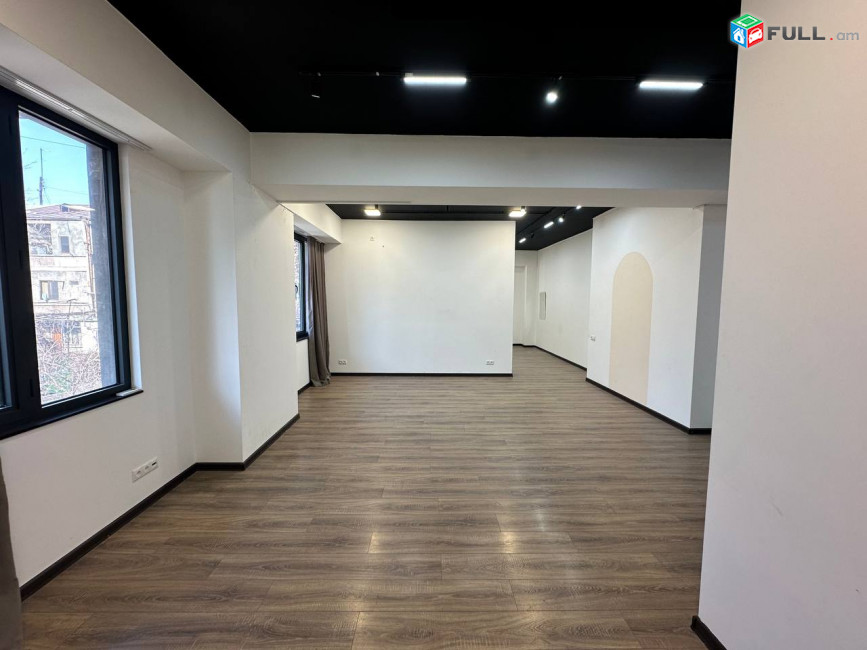 Աբովյան փողոցում, նորակառույցում վարձով է տրվում գրասենյակային տարածք, For rent, կոդ G2127