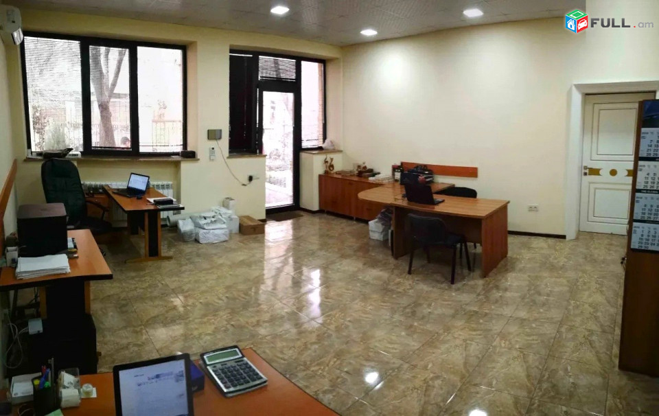 Սունդուկյան փողոցում՝  1-ին գիծ, վարձով է տրվում ընդարձակ և հարմարավետ կոմերցիոն տարածք, For rent, կոդ G2169