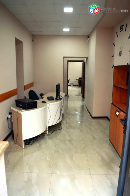 Սունդուկյան փողոցում՝  1-ին գիծ, վարձով է տրվում ընդարձակ և հարմարավետ կոմերցիոն տարածք, For rent, կոդ G2169