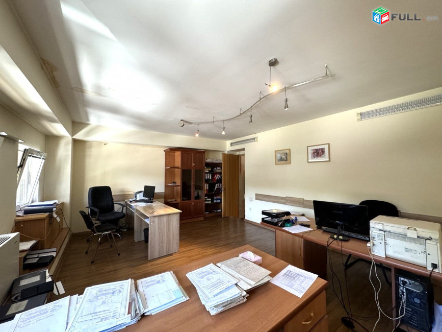 Բուզանդ փողոցում, նորակառույցում, վարձով է տրվում գրասենյակային տարածք, For rent, կոդ G1209