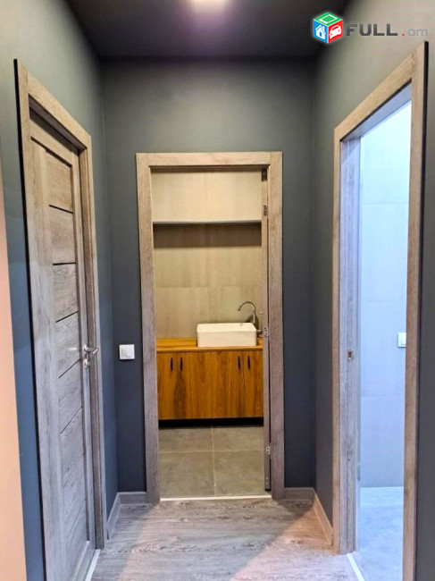 Հրաչյա Քոչար փողոցում, բանուկ հատվածում, վարձով է տրվում ընդարձակ, կապիտալ վերանորոգված գրասենյակային տարածք, For rent, կոդ G2208