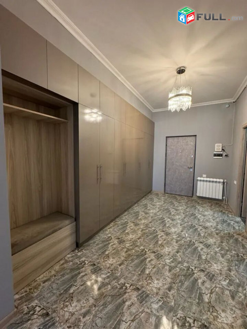 Պարոնյան փողոցում վարձով  է տրվում գրասենյակային տարածք։ For rent կոդ G2211
