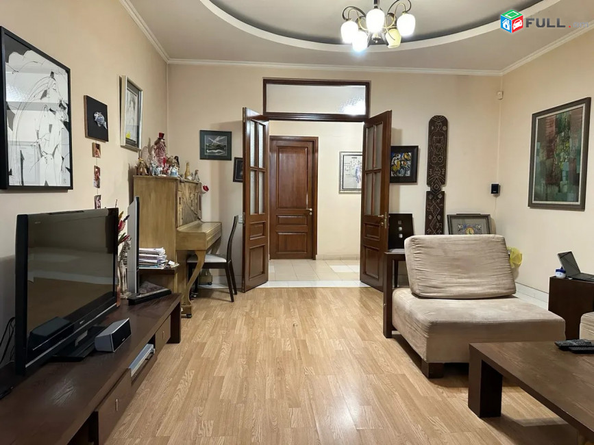 Պուշկին փողոցում վաճառվում ՝ 3 սենյականաոց կապիտալ վերանորոգված բնակարան, For sale , կոդ C1655