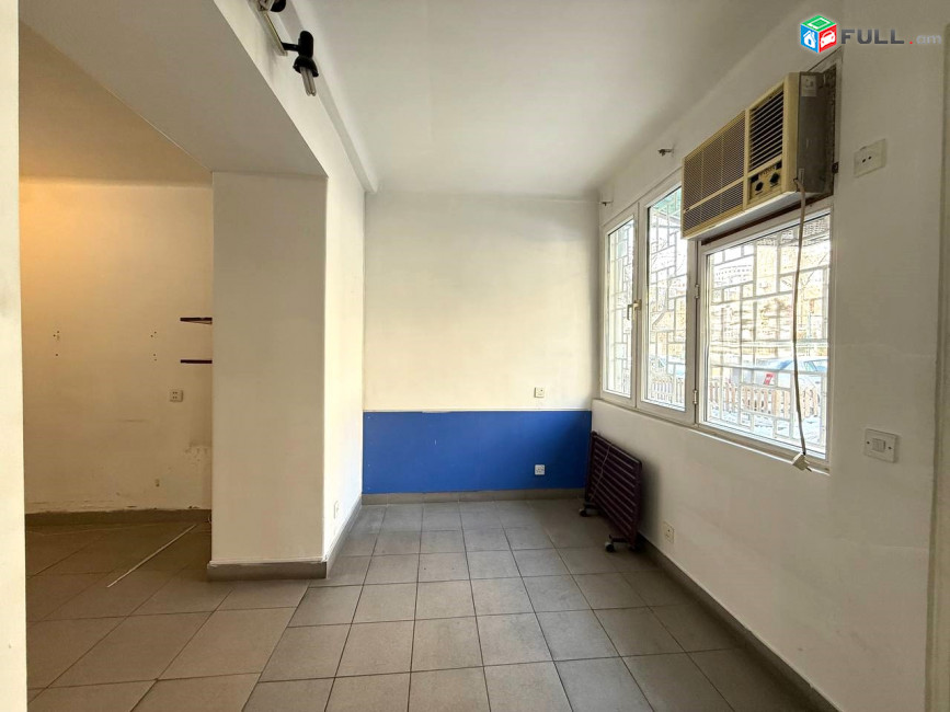 Փոքր կենտրոն, 1-ին գիծ կոմերցիոն տարածք, for rent, կոդ G2228