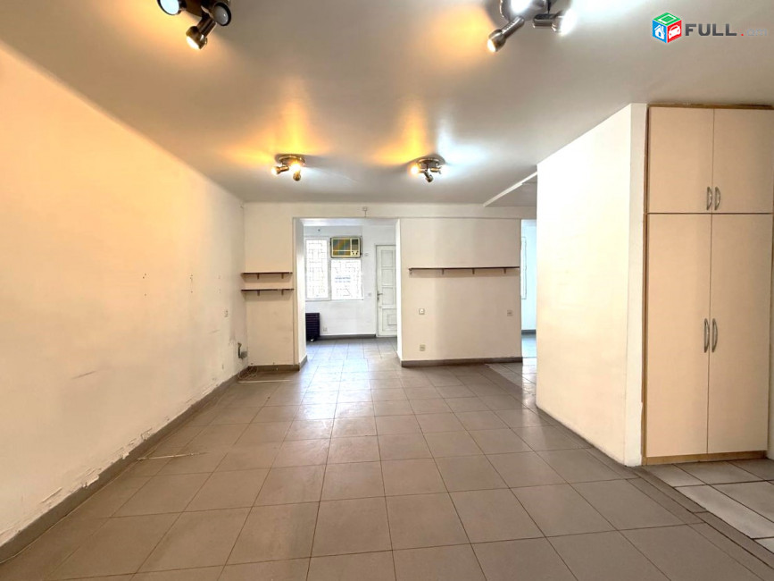 Փոքր կենտրոն, 1-ին գիծ կոմերցիոն տարածք, for rent, կոդ G2228