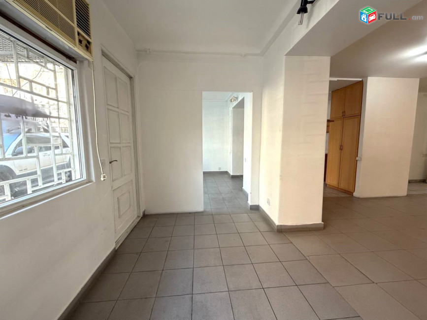 Փոքր կենտրոն, 1-ին գիծ կոմերցիոն տարածք, for rent, կոդ G2228
