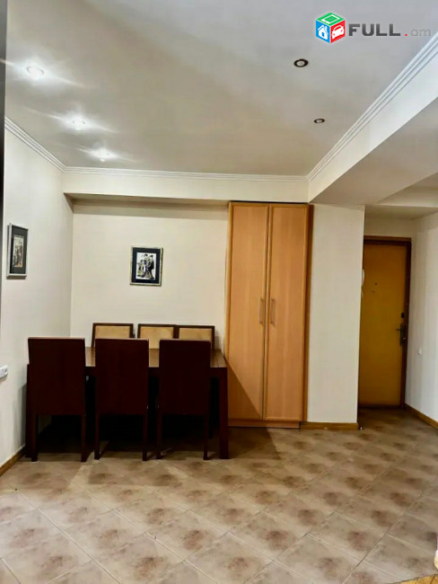 Կենտրոնում՝ Սպենդարյանի անվան N24 դպրոցի հարևանությամբ վարձով է տրվում 3 սենյականոց բնակարան, For rent, կոդ՝ B1562