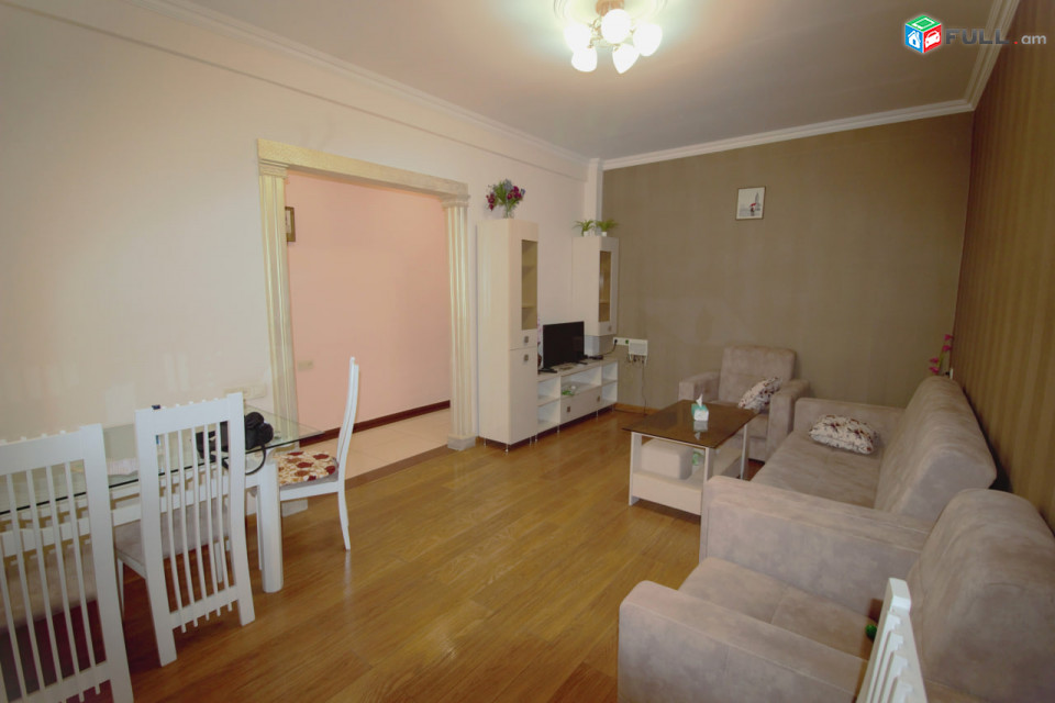 3 սենյականոց, Կենտրոն, For rent, Կոդ B1565