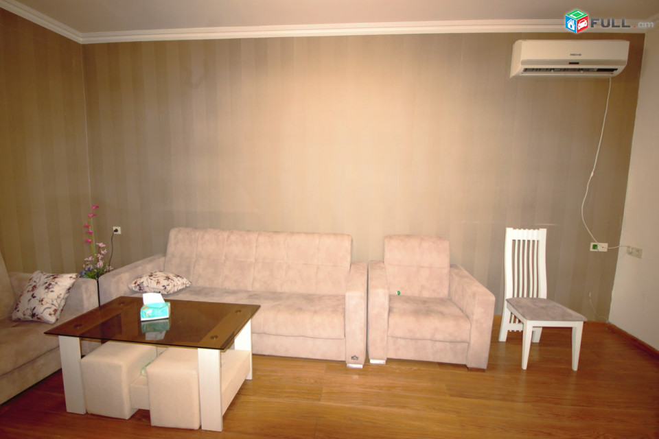 3 սենյականոց, Կենտրոն, For rent, Կոդ B1565