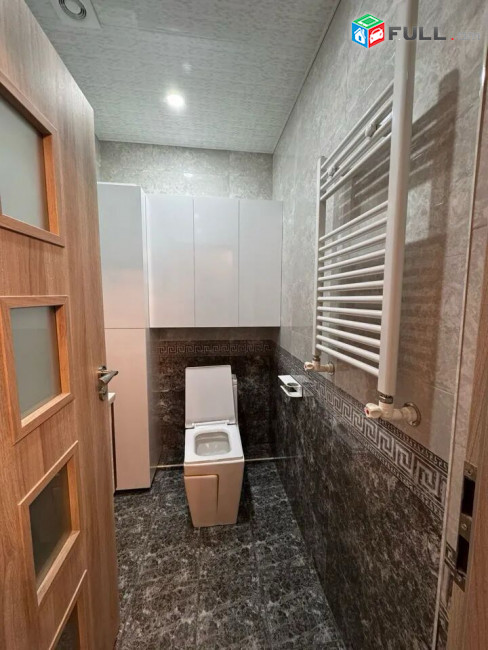 Պարոնյան փողոցում վաճառվում է ընդարձակ, նոր կապիտալ վերանորոգված գրասենյակային տարածք, For sale, կոդ C1659