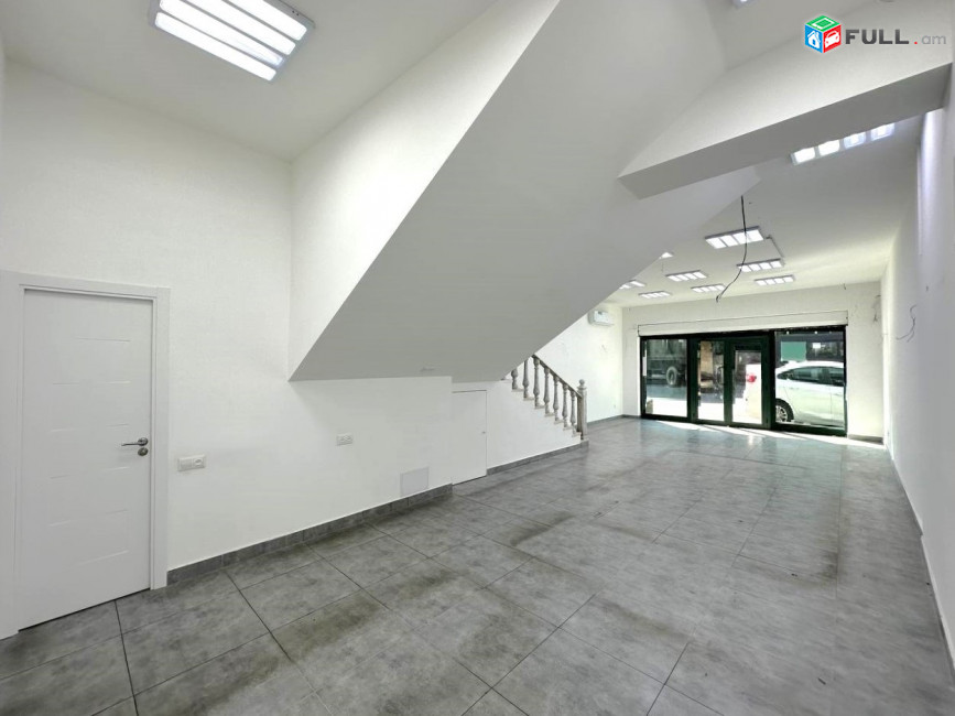 Երվանդ Քոչար փողոց, Կենտրոն, Կոմերցիոն տարածք, 1-ին գիծ, վիտրաժներով,100քմ, For rent, կոդ G2249