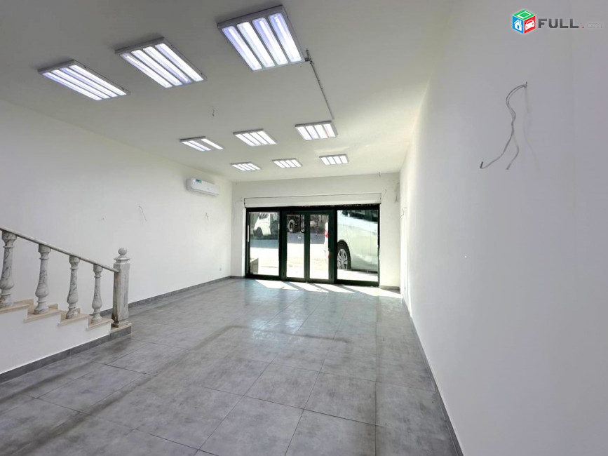 Երվանդ Քոչար փողոց, Կենտրոն, Կոմերցիոն տարածք, 1-ին գիծ, վիտրաժներով,100քմ, For rent, կոդ G2249