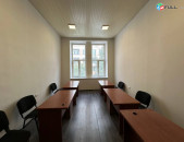 Կենտրոնում վարձով է տրվում գրասենյակային տարածք, For rent, կոդ G2259