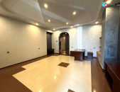 Կիևյան փողոցում՝ բանուկ հատվածում, 1-ին գիծ, վարձով է տրվում ընդարձակ և հարմարավետ կոմերցիոն տարածք, For rent, կոդ G2262