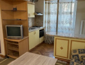 Կենտրոնում՝ Ֆրանսիական դպրոցի հարևանությամբ վարձակալության է տրվում բնակարան, For rent, կոդ B1576