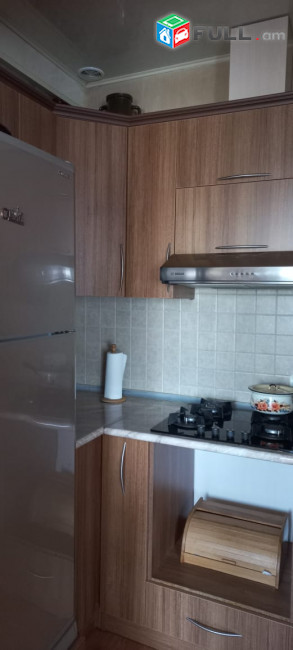 Վարձով 3սենյականոց բնակարան Դավթաշենում, For rent, կոդ B1582