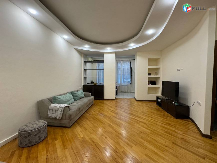 Կենտրոնում վարձով 3սենյականոց բնակարան, For rent, կոդ B1586