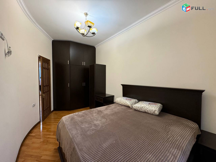 Կենտրոնում վարձով 3սենյականոց բնակարան, For rent, կոդ B1586