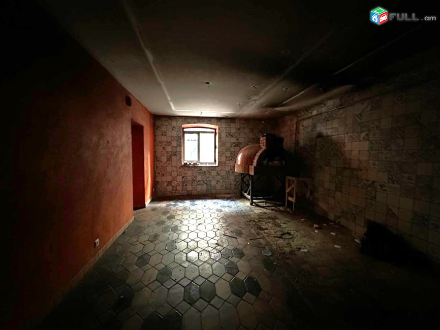 Օպերայի հարևանությամբ վարձակալության է տրվում 1-ին գիծ կոմերցիոն տարածք՝ 220քմ մակերեսով, For rent, կոդ G2301