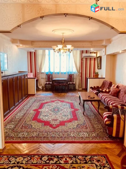 Ամիրյան-Մաշտոց խաչմերուկին մոտ վարձակալության է տրվում 3 սենյականոց բնակարան, For rent, կոդ B1321