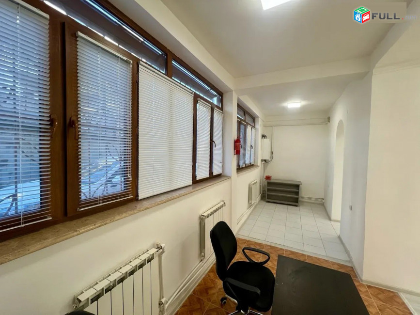 Վարձով է տրվում 1-ին գիծ կոմերցիոն տարածք։ For rent կոդ G2344