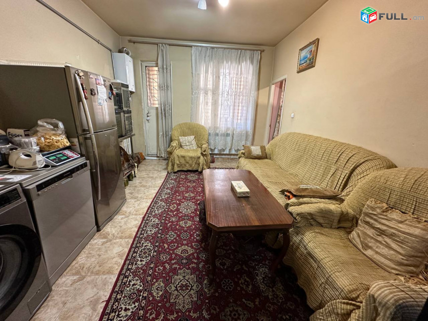 Վրացական փողոցում վաճառվում է բնակարան  For sale C1707