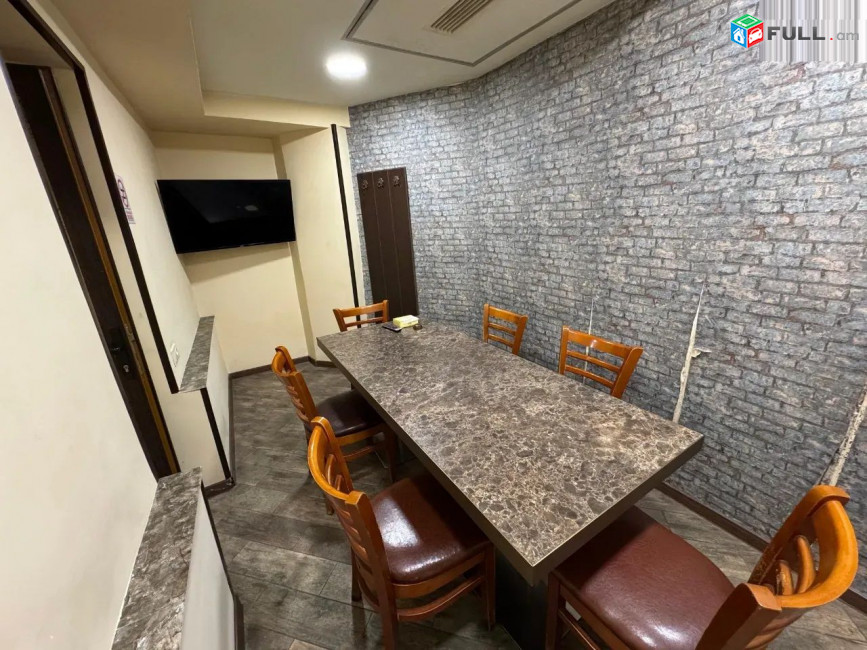 Վարձով է տրվում բազմաֆունկցիոնալ տարածք For rent կոդ G2398