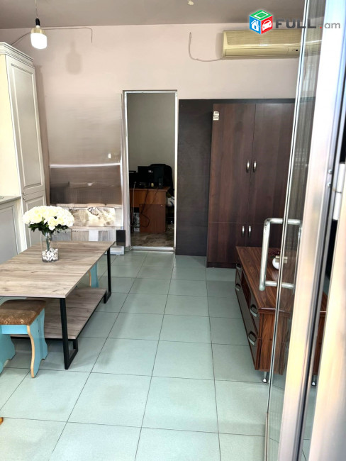 Վարձով է տրվում բազմաֆունկցիոնալ տարածք For rent կոդ G2403