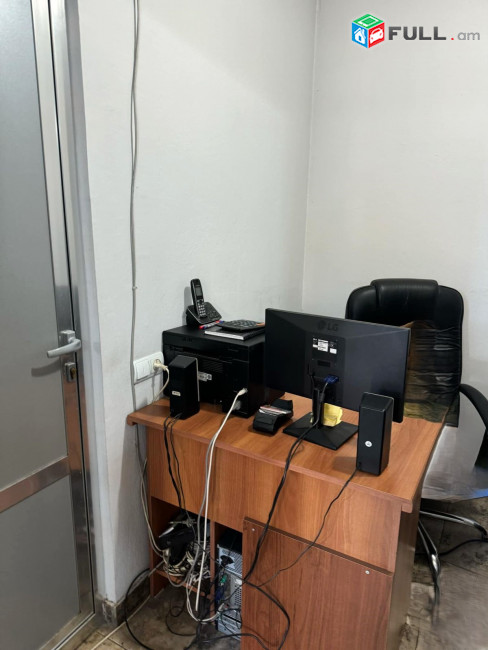 Վարձով է տրվում բազմաֆունկցիոնալ տարածք For rent կոդ G2403