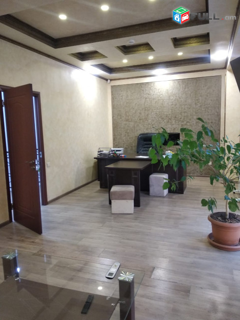 Վարձով է տրվում բազմաֆունկցիոնալ տարածք For rent կոդ G2410