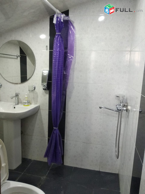 Վարձով է տրվում բազմաֆունկցիոնալ տարածք For rent կոդ G2410