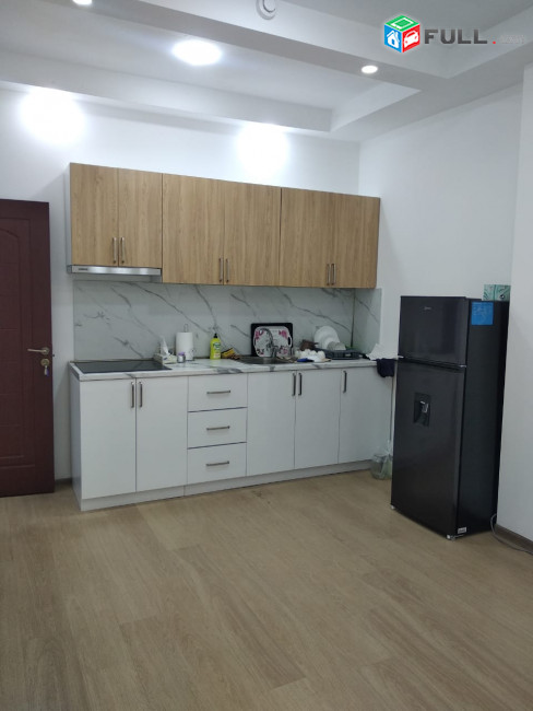 Վարձով է տրվում բազմաֆունկցիոնալ տարածք For rent կոդ G2410
