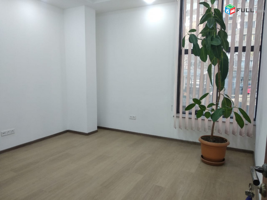 Վարձով է տրվում բազմաֆունկցիոնալ տարածք For rent կոդ G2410