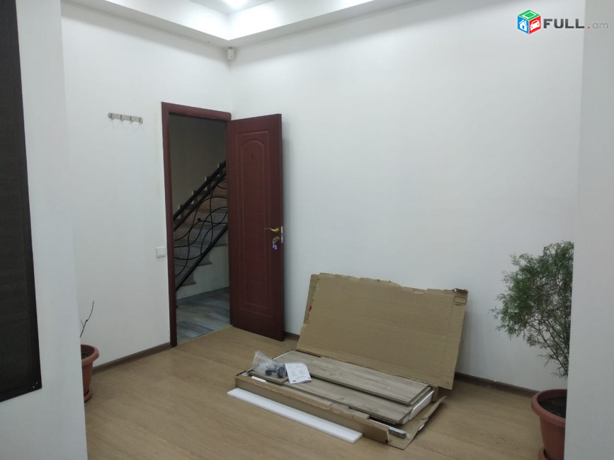 Վարձով է տրվում բազմաֆունկցիոնալ տարածք For rent կոդ G2410