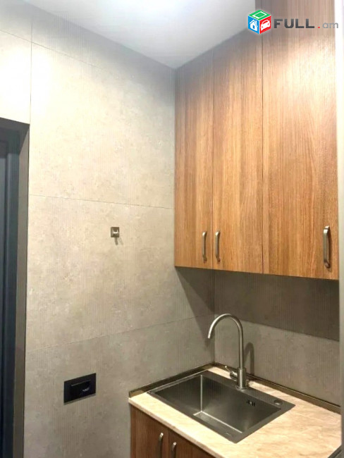 Վարձով է տրվում բազմաֆունկցիոնալ տարածք For rent կոդ G2420