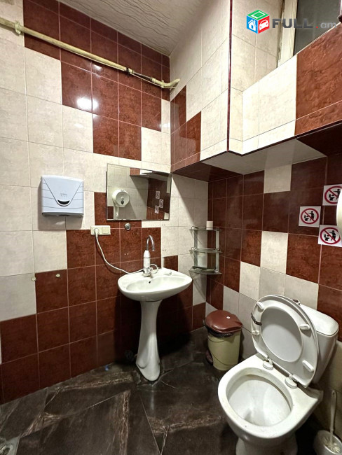 Վարձով է տրվում կոմերցիոն տարածք For rent կոդ G2432
