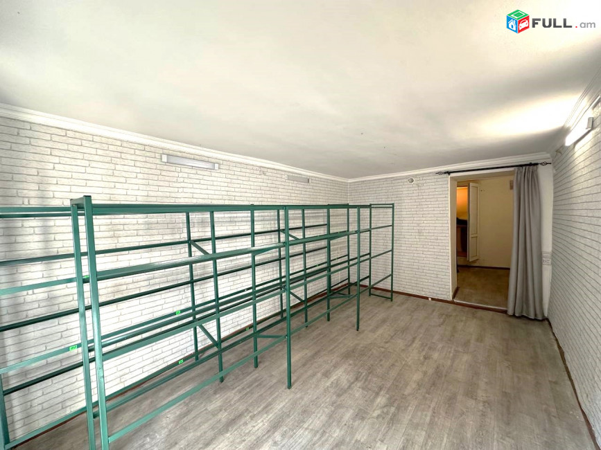 Վարձով է տրվում կոմերցիոն տարածք For rent կոդ G2434