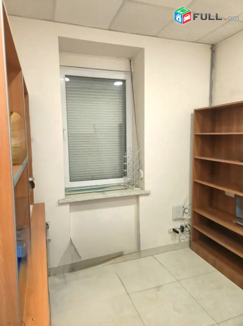 վարձով է տրվում  կոմերցիոն տարածք։ For rent կոդ G2445