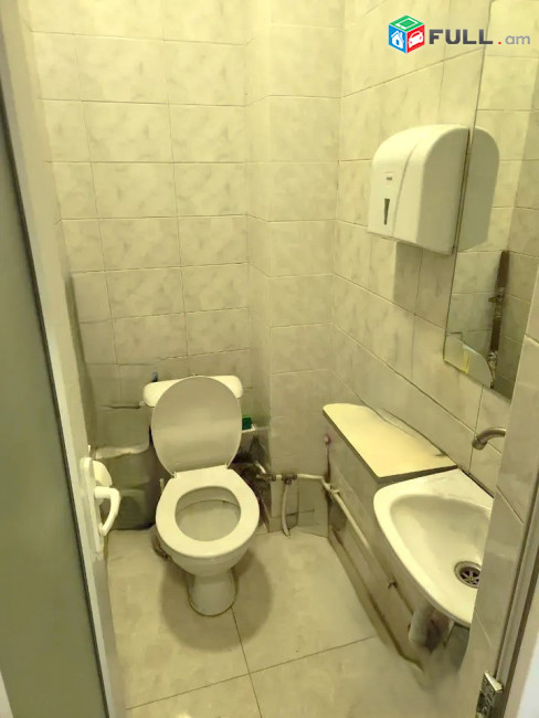 վարձով է տրվում  կոմերցիոն տարածք։ For rent կոդ G2445