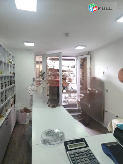 վարձով է տրվում  կոմերցիոն տարածք։ For rent կոդ G2445