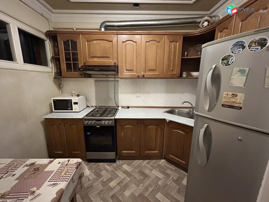 Վարձով է տրվում բնակարան։ For rent կոդ B1613