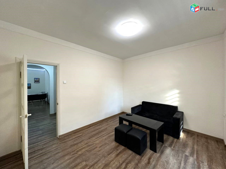 Վարձով է տրվում գրասենյակային տարածք։ For rent կոդ G1109