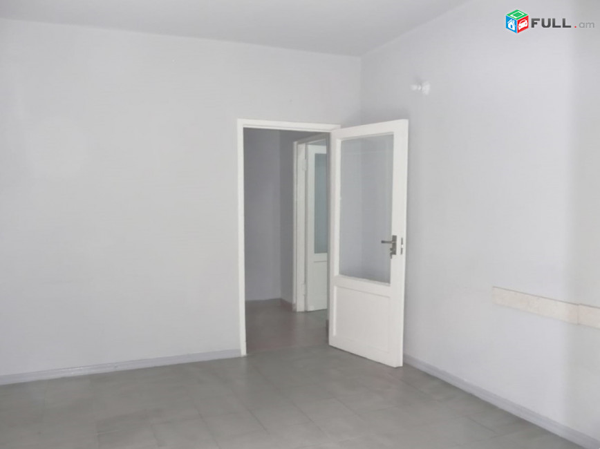 Վարձով կոմերցիոն տարածք։ For rent կոդ G2474