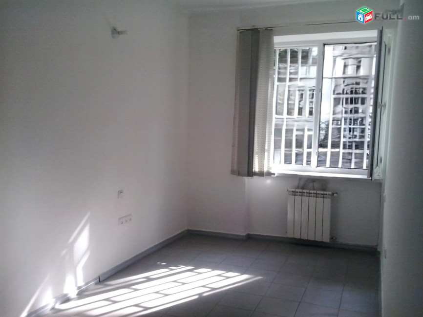 Վարձով կոմերցիոն տարածք։ For rent կոդ G2474
