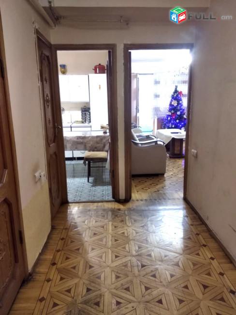 Վաճառվում է բնակարան կենտրոնում։ For sale կոդ C1758
