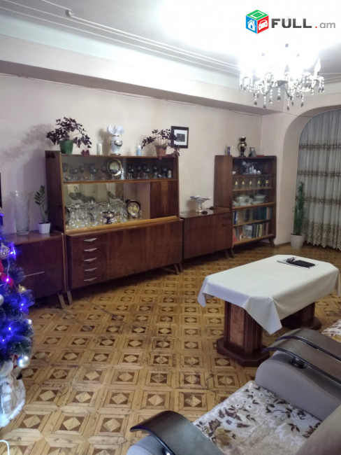 Վաճառվում է բնակարան կենտրոնում։ For sale կոդ C1758