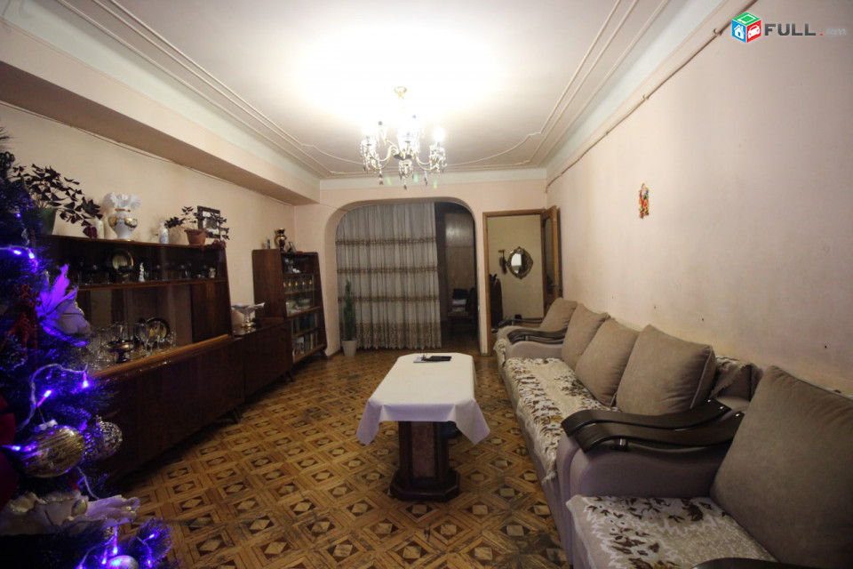 Վաճառվում է բնակարան կենտրոնում։ For sale կոդ C1758