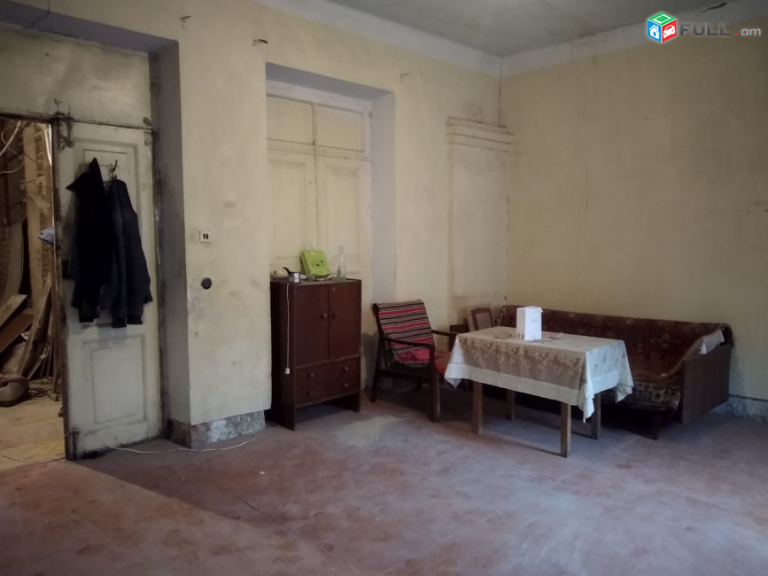 Վաճառվում է բնակարան կենտրոնում։ For sale կոդ C1759