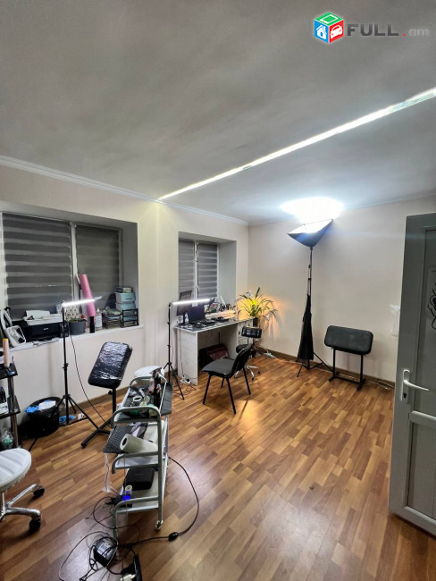 Վարձով է տրվում կոմերցիոն տարածք։ For rent կոդ G2486
